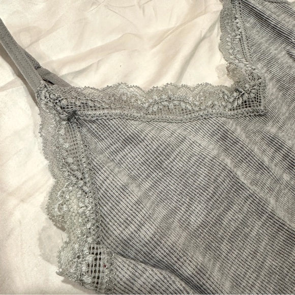 La Vie En Rose Y2K lace hip length grey cami size medium - Picture 5 of 5